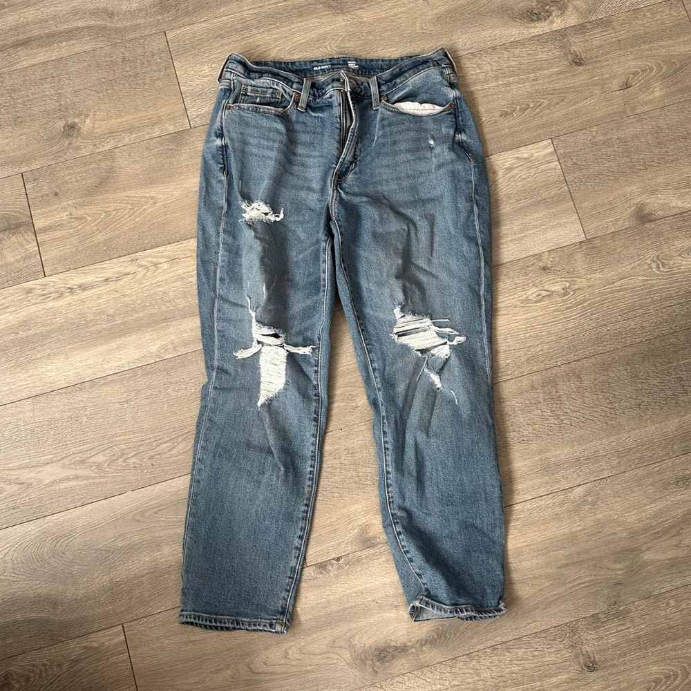 Old navy distressed curvy fit straight leg jeans
